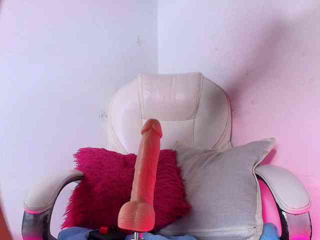 naomi-k webcam