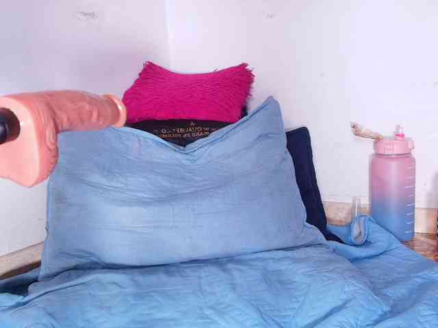 naomi-k webcam