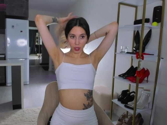 Ashley-Wow's BongaCams show and profile