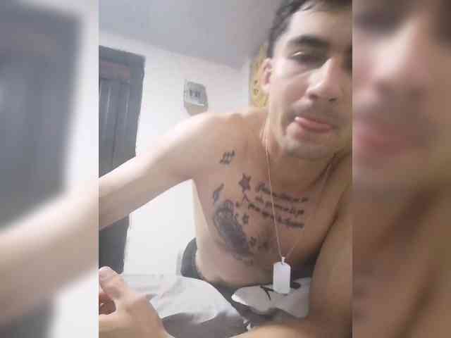 Santiago202 Live Webcam on BongaCams