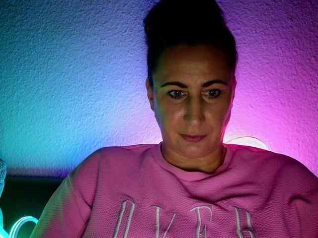 Cyrtlysue666666 webcam