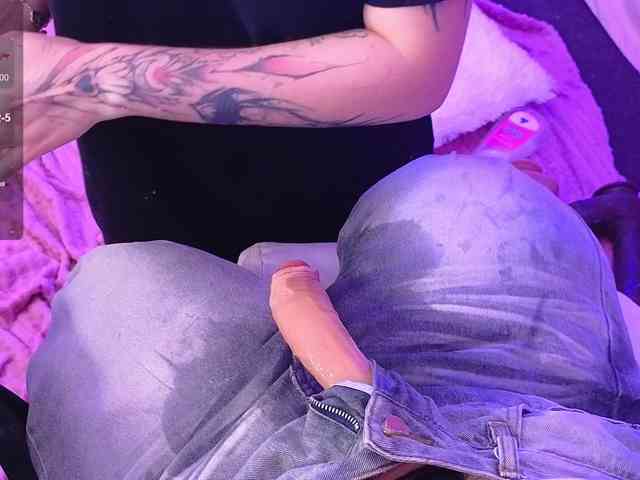 Lilith-Hustle webcam