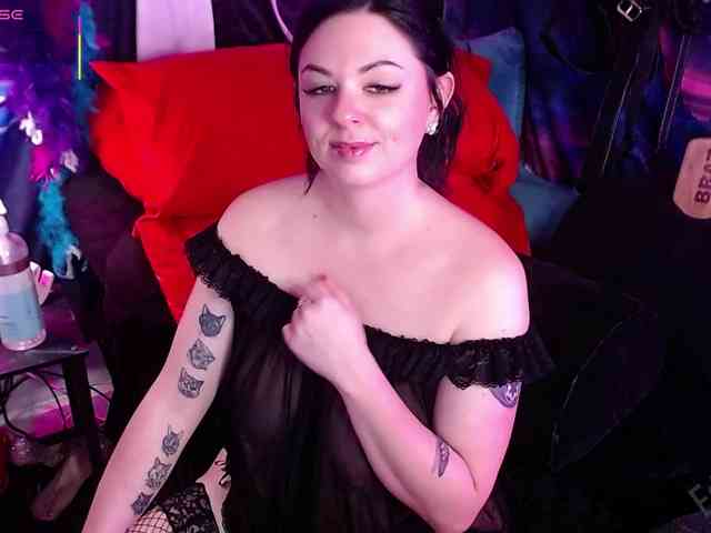 The-Edge-Doll webcam