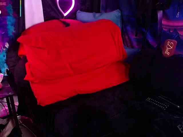 The-Edge-Doll webcam