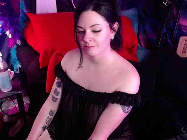 The-Edge-Doll webcam