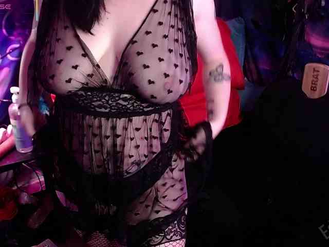 The-Edge-Doll webcam