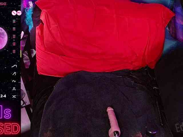 The-Edge-Doll webcam