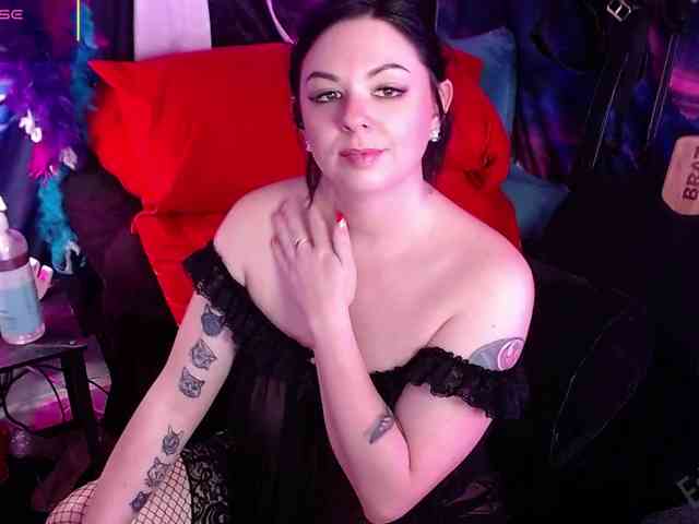 The-Edge-Doll webcam