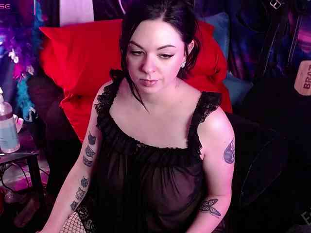 The-Edge-Doll webcam