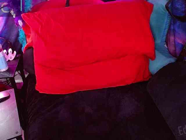 The-Edge-Doll webcam