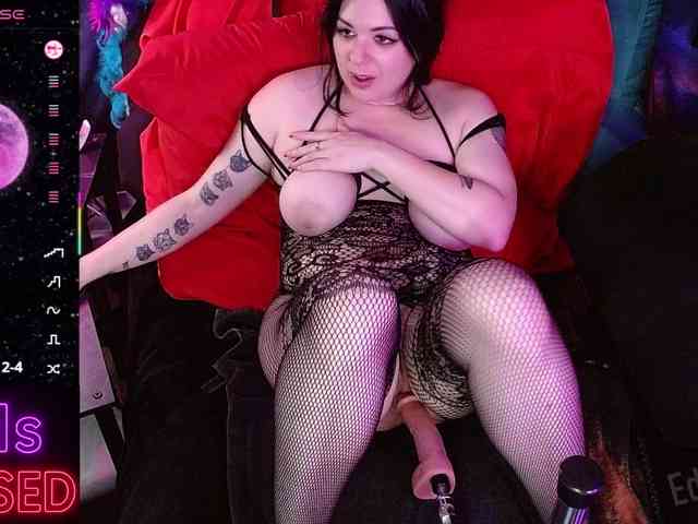 The-Edge-Doll webcam