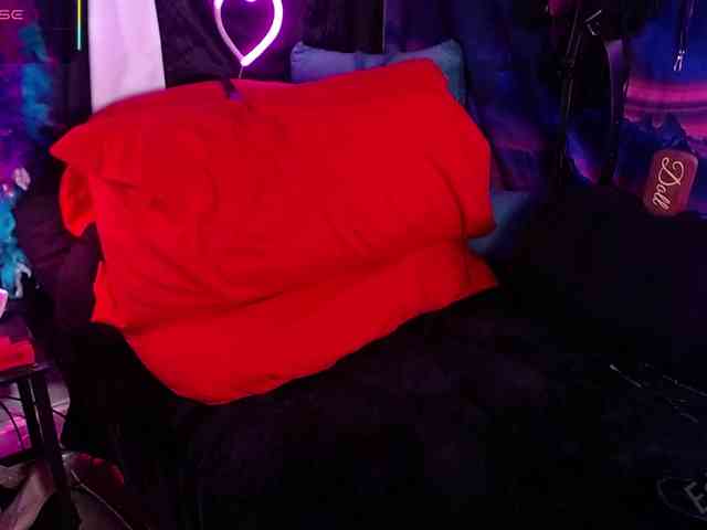 The-Edge-Doll webcam