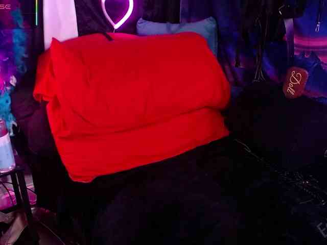 The-Edge-Doll webcam