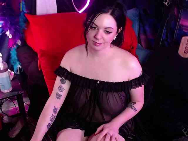 The-Edge-Doll webcam