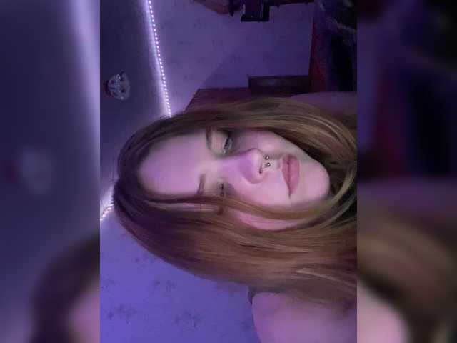 Vettaa's BongaCams show and profile