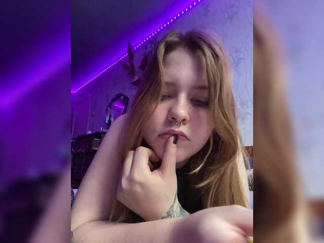 Vettaa's BongaCams show and profile