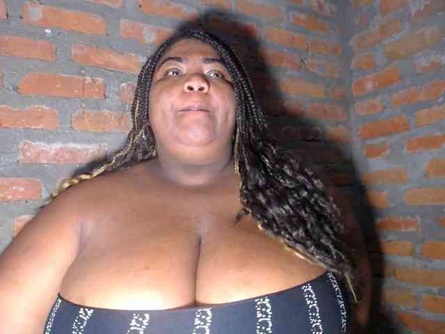 bustyboobsxxll webcam