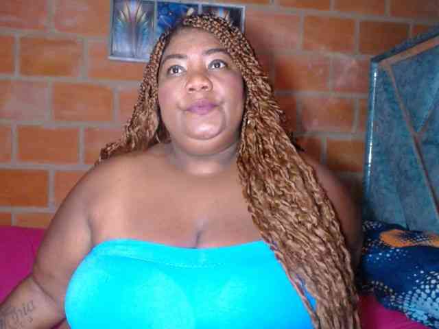 bustyboobsxxll webcam