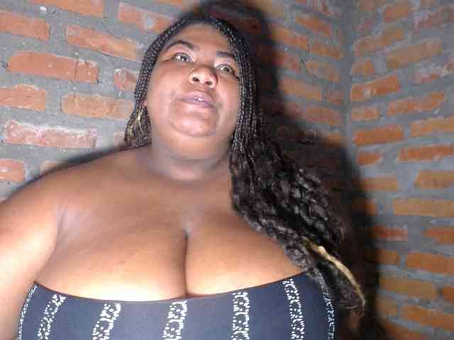 bustyboobsxxll webcam