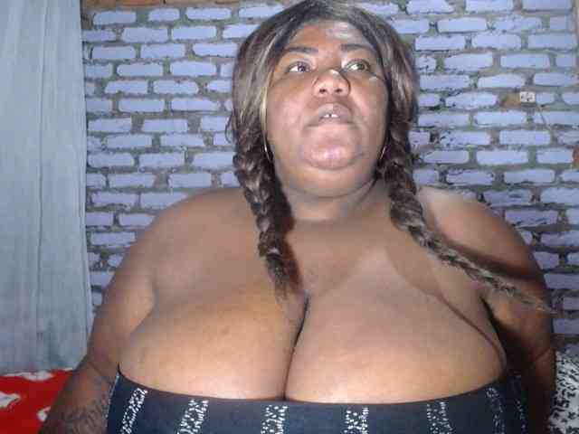 bustyboobsxxll webcam
