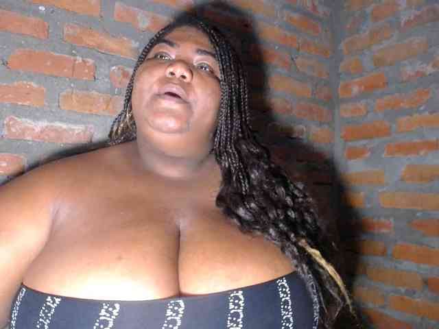 bustyboobsxxll webcam