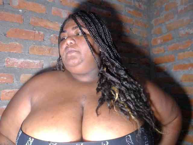 bustyboobsxxll webcam