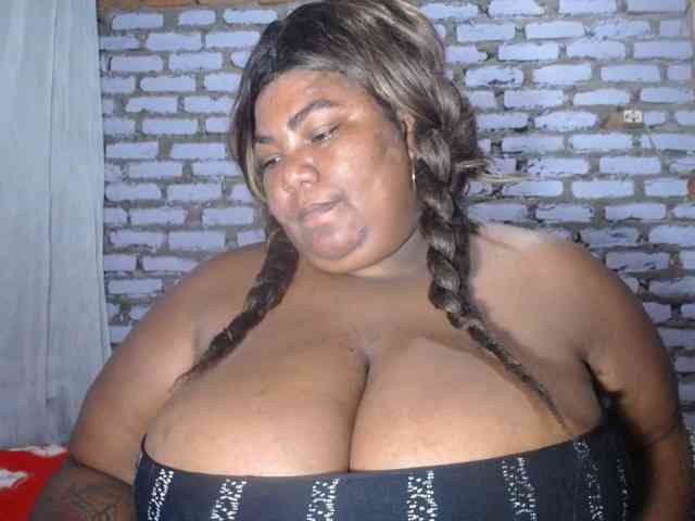bustyboobsxxll webcam