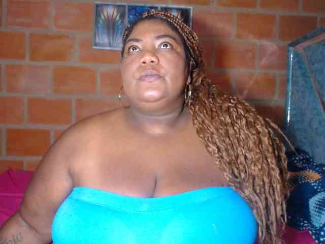 bustyboobsxxll webcam