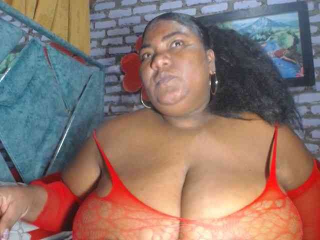 bustyboobsxxll webcam
