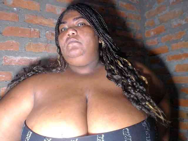 bustyboobsxxll webcam