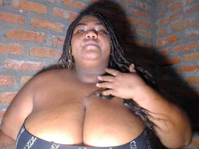 bustyboobsxxll webcam