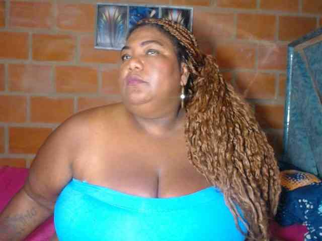 bustyboobsxxll webcam