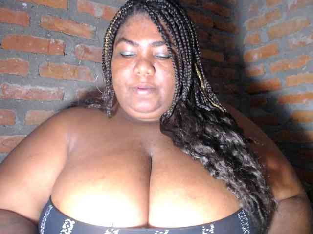 bustyboobsxxll webcam