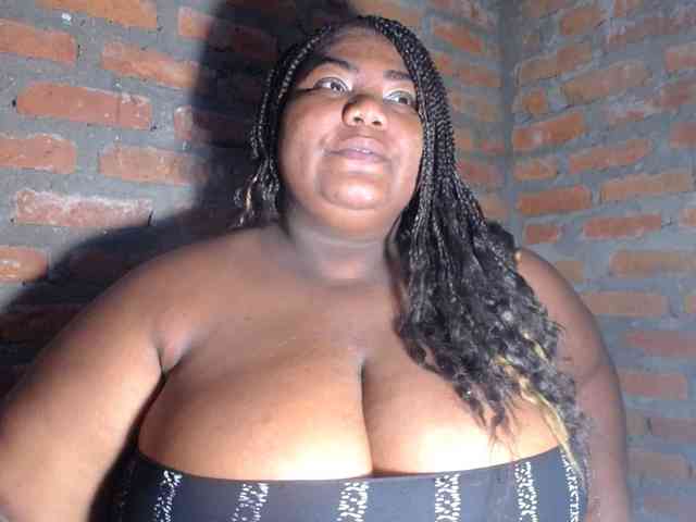 bustyboobsxxll webcam