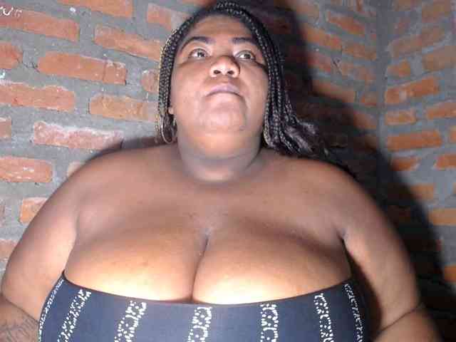 bustyboobsxxll webcam