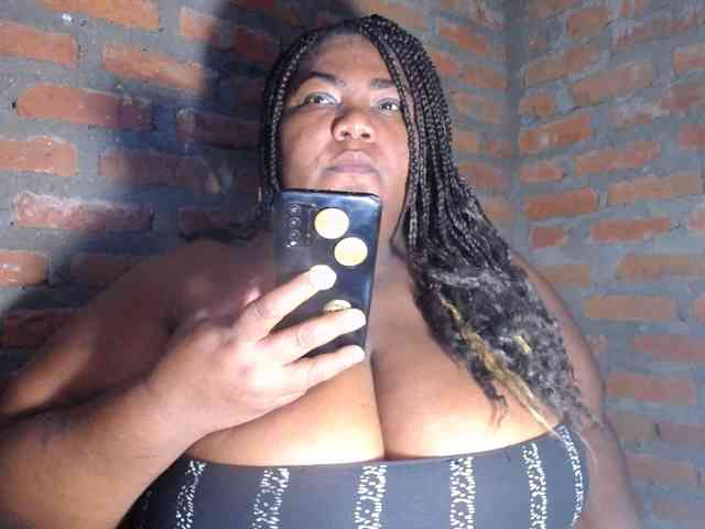 bustyboobsxxll webcam