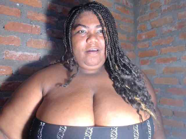 bustyboobsxxll webcam