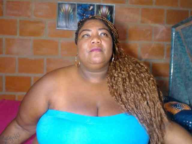 bustyboobsxxll webcam