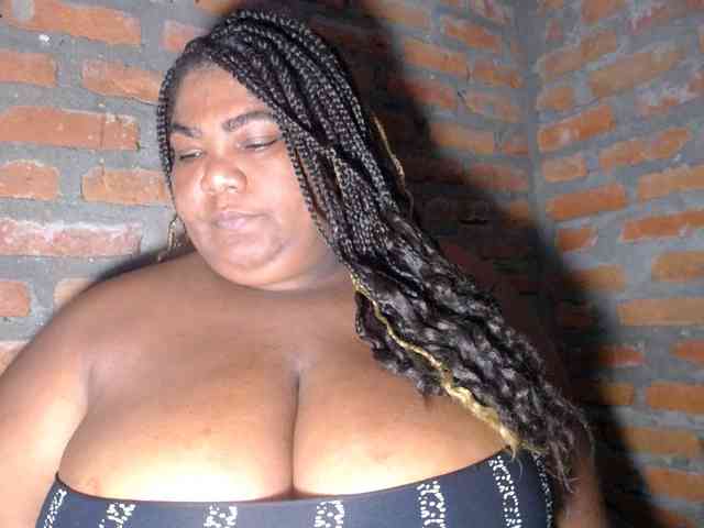 bustyboobsxxll webcam