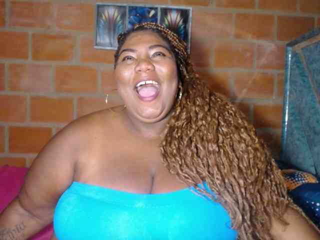 bustyboobsxxll webcam