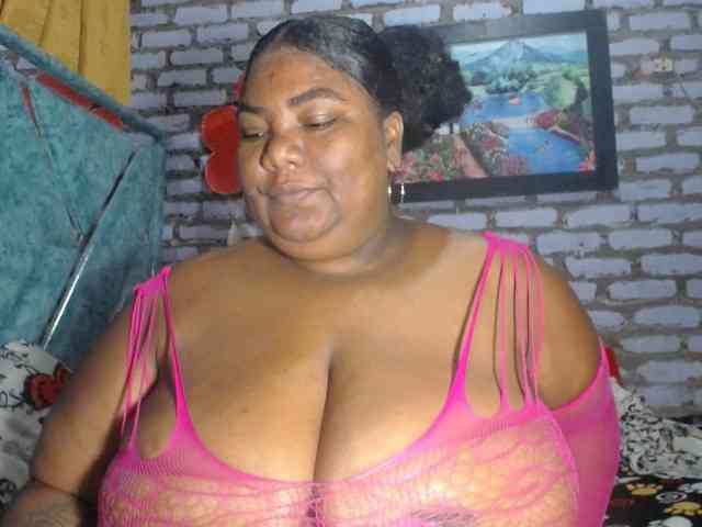 bustyboobsxxll webcam