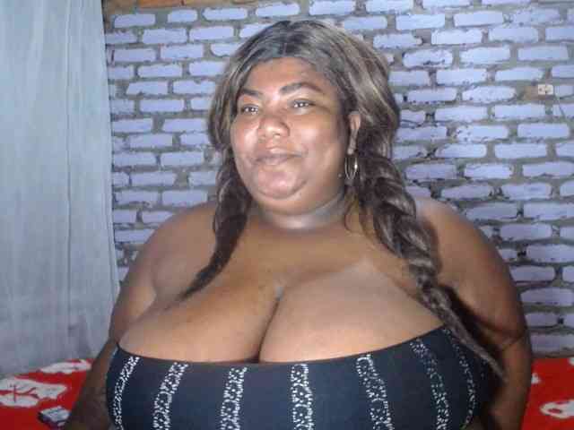 bustyboobsxxll webcam