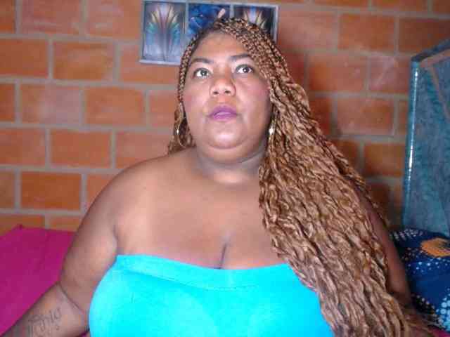 bustyboobsxxll webcam