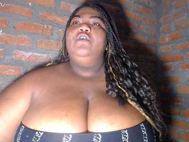 bustyboobsxxll webcam