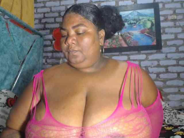 bustyboobsxxll webcam