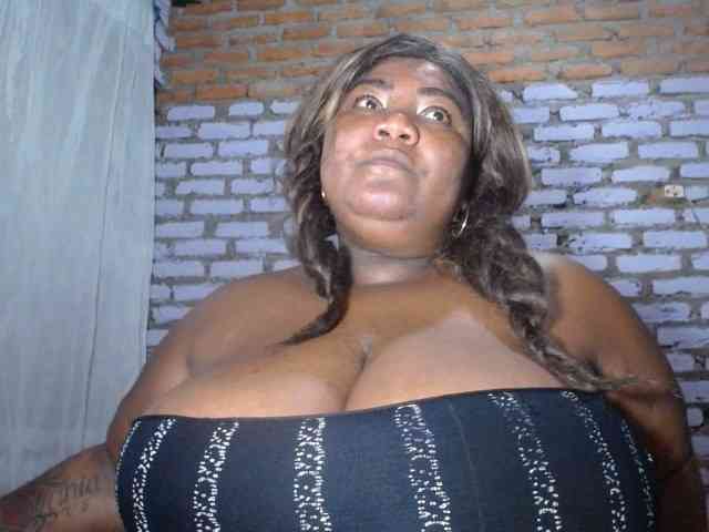bustyboobsxxll webcam