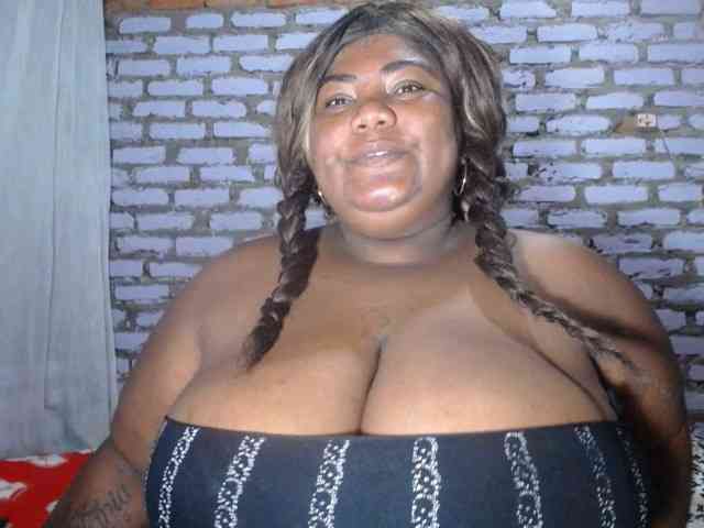 bustyboobsxxll webcam