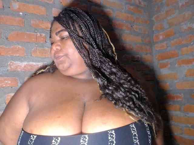 bustyboobsxxll webcam