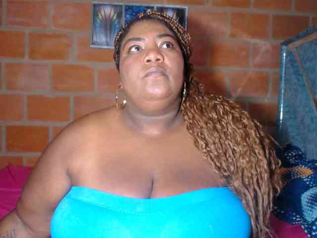 bustyboobsxxll webcam