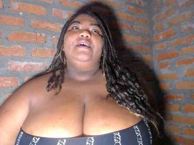 bustyboobsxxll webcam